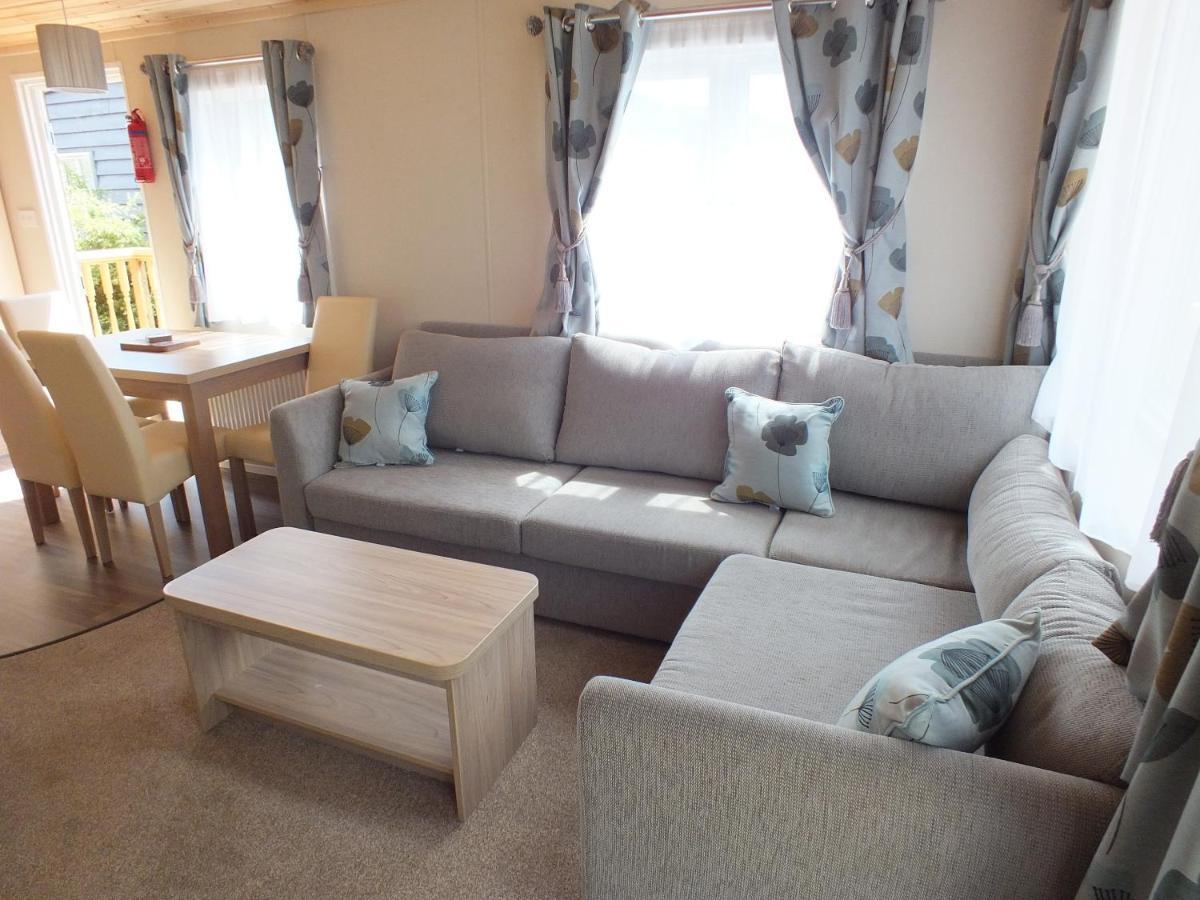 Beech Villa Суонидж Екстериор снимка