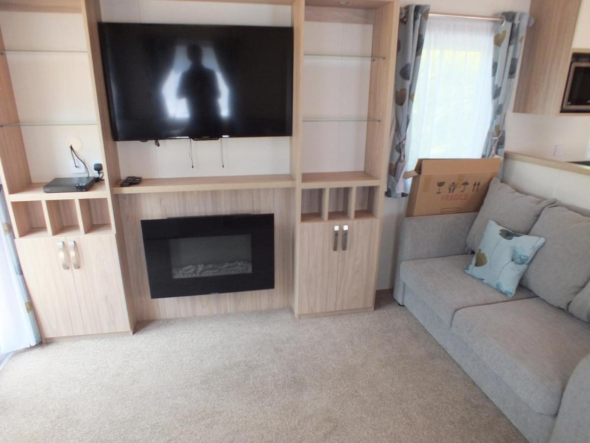 Beech Villa Суонидж Екстериор снимка